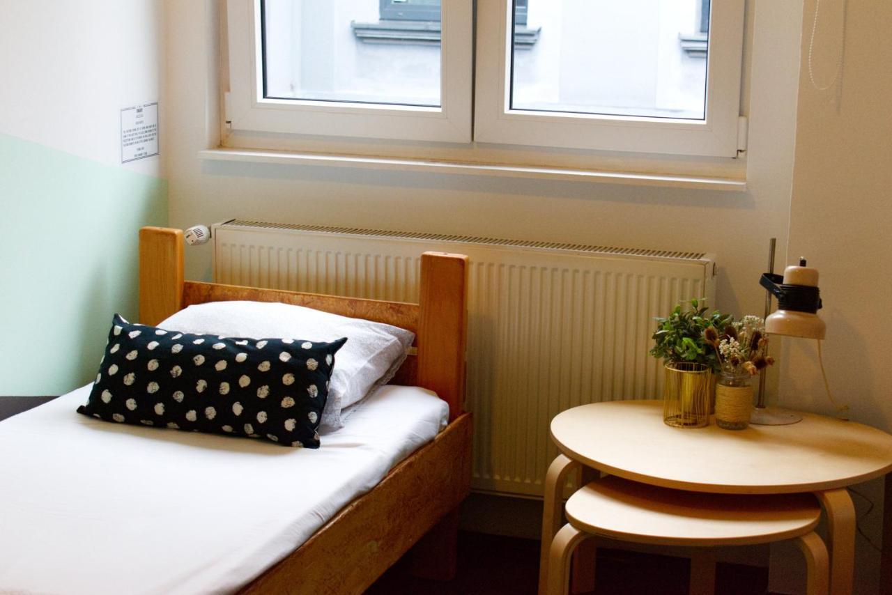 Swanky Hostel *